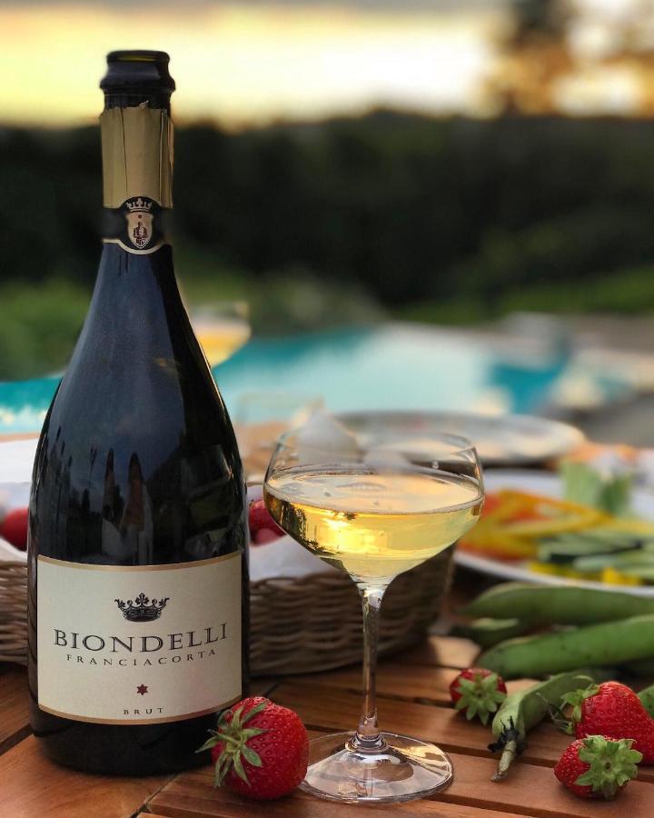 Villa Biondelli Wine & Suites Cazzago San Martino Eksteriør billede